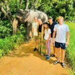 Luciano Huck Instagram – Dou enorme valor a cada minuto das nossas férias. Como é bom poder estar com quem mais amamos, construindo memórias, vivendo experiências, vivenciando novas culturas, descobrindo lugares, aprendendo e dando boas risadas.  Desta vez fomos longe…o SriLanka è ilha no sul da Asia. Pais com cerca de 22 milhões de habitantes, majoritariamente budista, com uma cultura riquíssima e uma história secular. Vale a visita. Sri Lanka