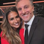 Luciano Huck Instagram - Que noite especial ao lado de tanta gente querida e talentosa. ❤️ Encontros, homenagens, alegria e emoção! Próximo @domingão, dia 17, na telinha de vocês. #MelhoresDoAno