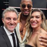 Luciano Huck Instagram - Que noite especial ao lado de tanta gente querida e talentosa. ❤️ Encontros, homenagens, alegria e emoção! Próximo @domingão, dia 17, na telinha de vocês. #MelhoresDoAno