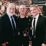 Luciano Huck Instagram - Que noite especial ao lado de tanta gente querida e talentosa. ❤️ Encontros, homenagens, alegria e emoção! Próximo @domingão, dia 17, na telinha de vocês. #MelhoresDoAno