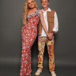 Luciano Huck Instagram – Neste jardim da vida, onde as flores representam cada capítulo, é impossível não mencionar a importância da minha família. Vocês são as raízes que sustentam minha trajetória, os alicerces de tantas alegrias e realizações.

Ao celebrar meus 50 anos e o lançamento do 50 e Tanto quero expressar minha profunda gratidão. Vocês foram testemunhas e participantes ativos em cada curva dessa jornada. 

A vida é mais rica quando compartilhada com aqueles que amamos.

#FlowerPowerParty #Angelica50Anos #50eTanto