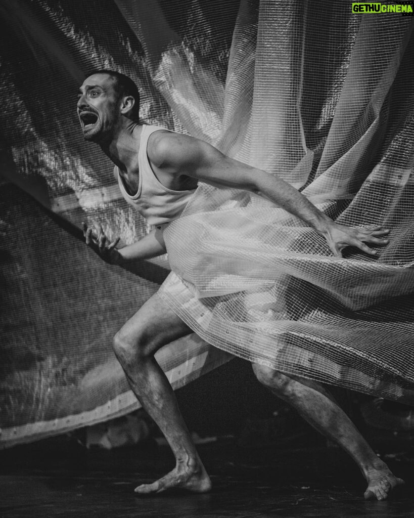 Luciano Rosso Instagram - @lara_m_photographies pour APOCALIPSYNC @theatreanthea
