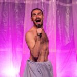 Luciano Rosso Instagram - doucement, mariah.. APOCALIPSYNC Dernières dates au @rondpointparis jusqu’au dimanche 2 avril à 18h30 Ph : Rose Fayet @focusrose_photographie Théâtre du Rond-Point