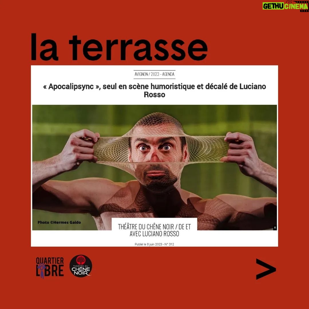Luciano Rosso Instagram - Merci au JOURNAL LA TERRASSE ! 📰 🎤Luciano Rosso au Théâtre du Chêne Noir dans le cadre du Festival Off Avignon cet été ! 🌞 APOCALIPSYNC ça sera pour trois dates exceptionnelles suite à son succès au Théâtre du Rond-Point ! 🤡🤸 LES LUNDIS 10 - 17 - 24 JUILLET 2023 à 16h00 Grande salle : Léo Ferré 8 Rue Sainte-Catherine, 84000 Avignon Plus d'infos 👀 : https://www.chenenoir.fr/event/apocalypsinc/ Voir l'article🗞️ : https://www.journal-laterrasse.fr/apocalipsync-seul-en-scene-humoristique-et-decale-de-luciano-rosso/ #LucianoRosso #Apocalipsync #poyorojo #festivaloffavignon2023 #avignon #theatreduchenenoir #lypsync #humour #seulenscene #laterrasse #journallaterrasse