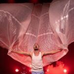 Luciano Rosso Instagram - n’exagérons pas APOCALIPSYNC Dernière semaine au @rondpointparis Jusqu’au dimanche à 18h30 Ph : Rose Fayet @focusrose_photographie Théâtre du Rond-Point
