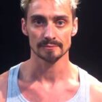 Luciano Rosso Instagram - ⭐ APOCALIPSYNC X JEU CONCOURS ⭐ (en español más abajo) 3x2 PLACES À GAGNER POUR LA DATE DE VOTRE CHOIX ! 🎁 Pour tenter ta chance, @luciano_rosso te lance le défi de réaliser ton meilleur lipsync ! C'est très simple : - Mets à fond ta musique préférée 🎵 - Fais ton meilleur playback 🎤 - Filme toi et envoie nous ton show par DM 🎥 ↦ 3 gagnants seront tirés au sort le 10 mars ⚠️ Les vidéos ne seront pas rendues publiques ! Bonne chance 🍀 -- ⭐ DESAFÍO APOCALIPSYNC ⭐ GANA TUS ENTRADAS 3X2 EN LA FECHA QUE ELIJAS 🎁 Para probar tu suerte, @luciano_rosso te reta a hacer tu mejor lipsync! Es muy fácil: - Pon tu música favorita 🎶 - Haz tu mejor playback 🎤 - Grábate y envíanos tu vídeo por DM 🎥 Se sortearán 3 ganadores el 10 de marzo ⚠️ ¡Los vídeos no se harán públicos! Mucha suerte 🍀 @qlp_prod #apocalipsync #lipsync #concours #gagne3x2places #theatre #theatredurondpoint