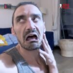 Luciano Rosso Instagram - APOCALIPSYNC au @rondpointparis Du 14 mars au 2 avril - 18h30 Je vous attends 🤪 @m.saccomic @unpoyorojo @afshintavak @caroline_chiara3 @alexendremaria @qlp_prod @ringo_boston.terrier #lipsync #theatrephysique #comedie #rigolo #theatre #paris #rondpointparis #show #apocalipsync #lifeontour #lucianorosso #seulenscene #onemanshow Théâtre du Rond-Point