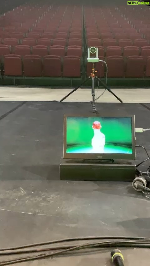 Luciano Rosso Instagram - Hasta el 10 de julio en @mataderomadrid @navesdelespanol DYSTOPIA, de @unpoyorojo @luciano_rosso & @alfonso.baronn Dirección y técnica de Hermes Gaido Naves del Español