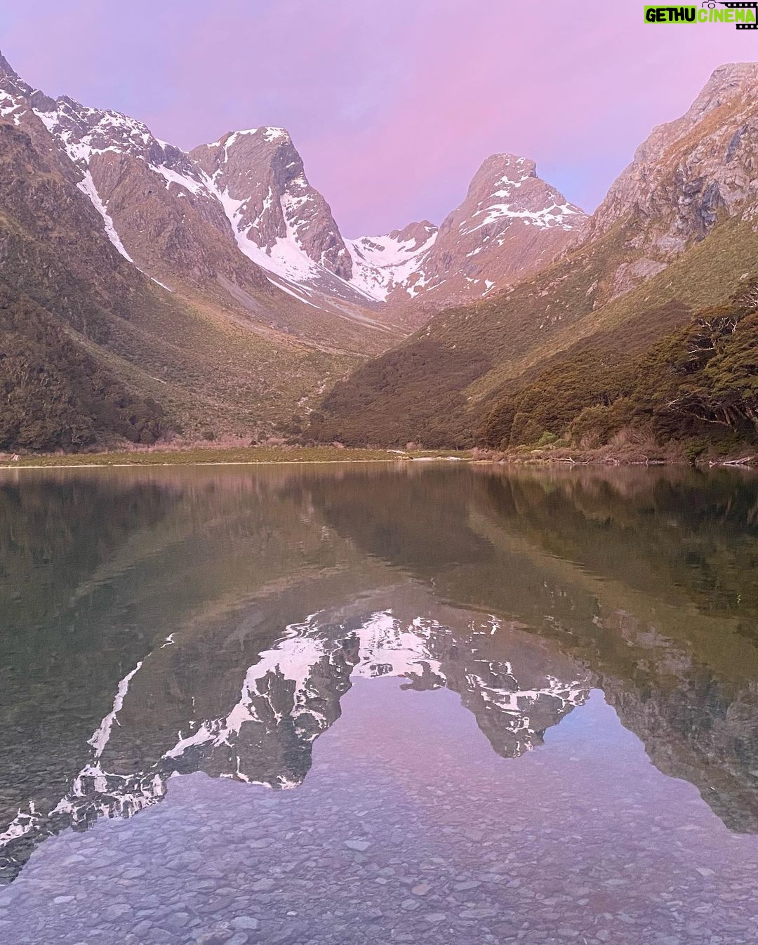 Lucy Fry Instagram - Greenstone to Routeburn NZ with @kierangiffen_ 💕 Routeburn Track