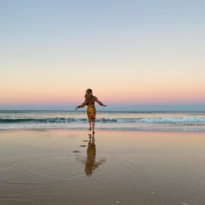 Lucy Fry Instagram - Thank you Australia...
For the family time, the belly laughs with friends, sharing waves, sunshine freckles, forest air, nourishing food and golden afternoons. It wasn’t easy getting in, and I’m so glad I did. Till next time!