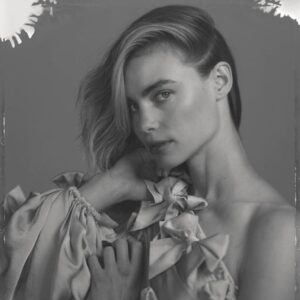 Lucy Fry Instagram - Challenge accepted... acknowledging the root of this movement stems from a heart breaking rate of femicides in turkey, and the need to speak out about violence against women internationally. Here we are, spreading the support online, reminding each other that the photo seen in black and white on the news could be any one of us. Thank you @lianacornell @wondermeant @lucywarrenstyle @cynniefortune for reaching out with this connection of #womensupportingwomen 
We are strong together