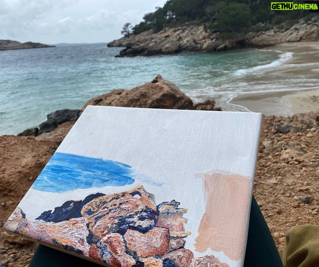 Lucy Fry Instagram - Earth day painting. Not quite finished, but Happy earth day, every day 🌏