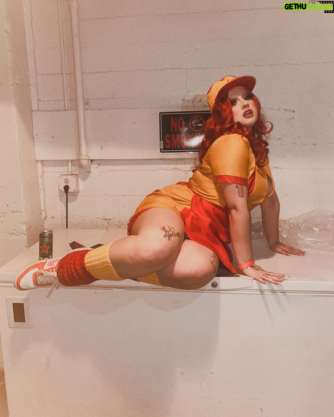 Lucy Loone Instagram - BILLIONS OF BURGERS SOLD ♥️💯🍟📀🍔