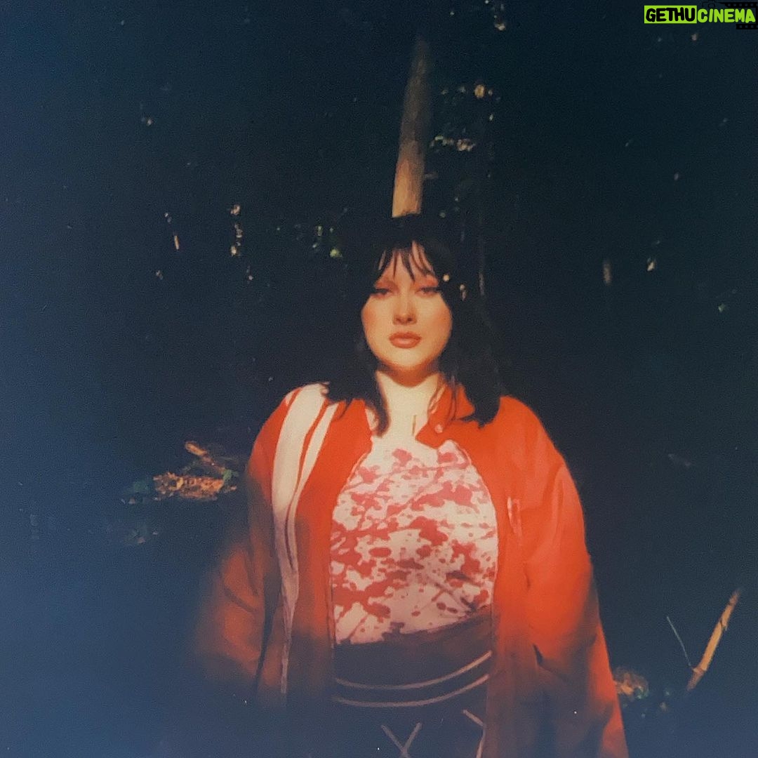 Lucy Loone Instagram - 🌳♥️🌳 i think i’m gonna post a snippet from the album by the end of this week, lmk if you want to hear it ♡ sending love. Brooklyn, New York