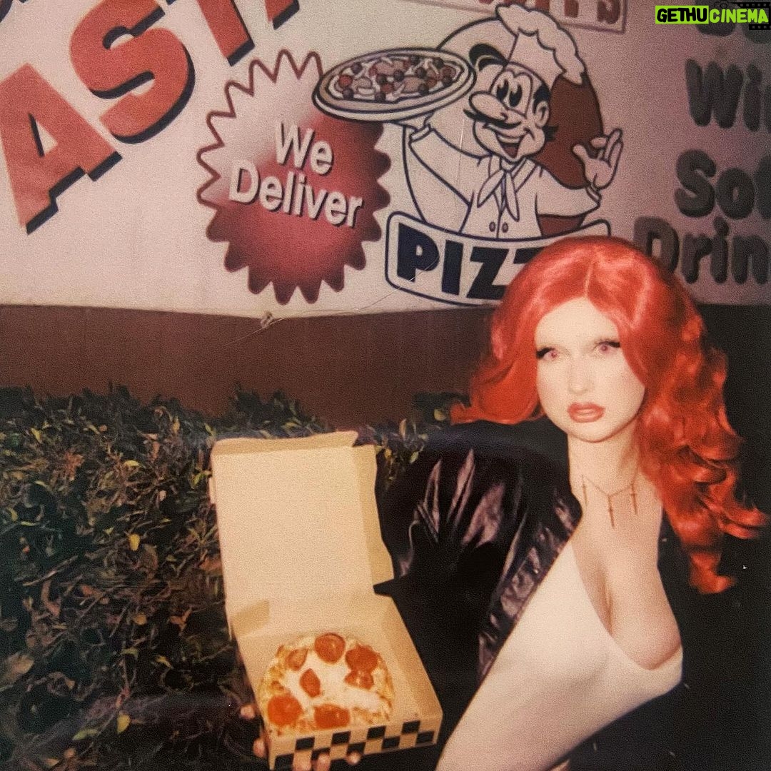 Lucy Loone Instagram - yes, we deliver ♥️ keep running ‘BodyBag’ out on all platforms now. thank u all sm for the love and support on this one & all the singles so far🌟 💕big delivery otw ;3