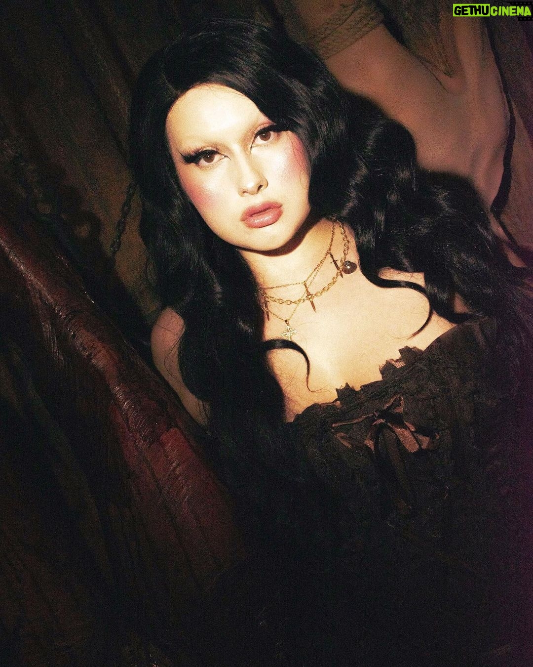 Lucy Loone Instagram - ðð at the @torture_museum shot by @noahgonza1ez ðĪðąðŠðŠĪðŠâ°ïļ