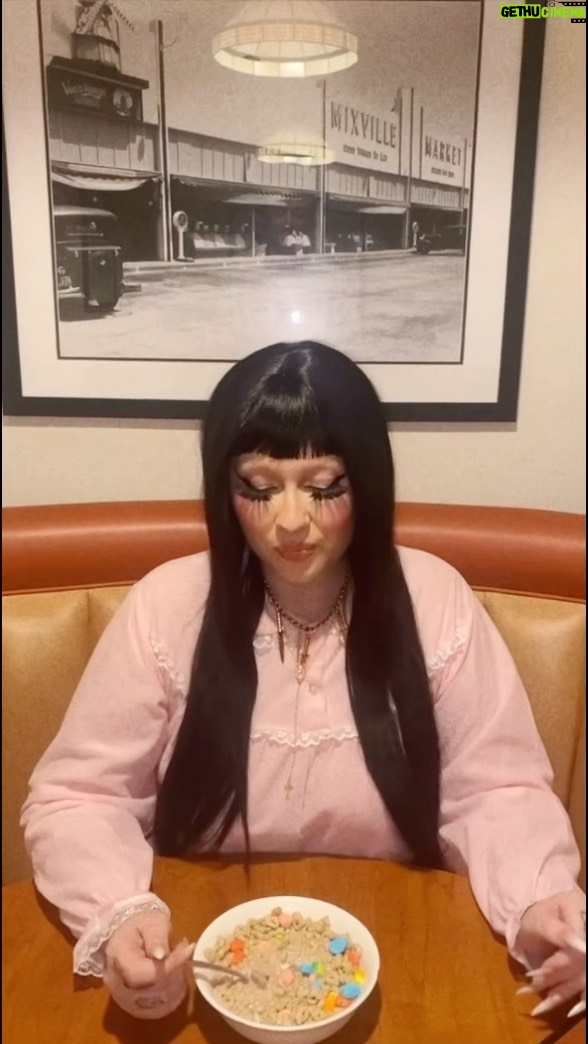 Lucy Loone - 2.4K Likes - After years on top of years, It’s finally time I let you know. “Eat it Up” will be releasing Friday, October 13th 🥞🍽🍪
thank you to those who have been so patient and supportive. the journey while making this record had so many ups and downs but i am just filled with love in my heart for this music and i hope you can connect with it and cherish it. EAT IT UPPPPPP OCTOBER 13TH AAGGHHHHH ♥️