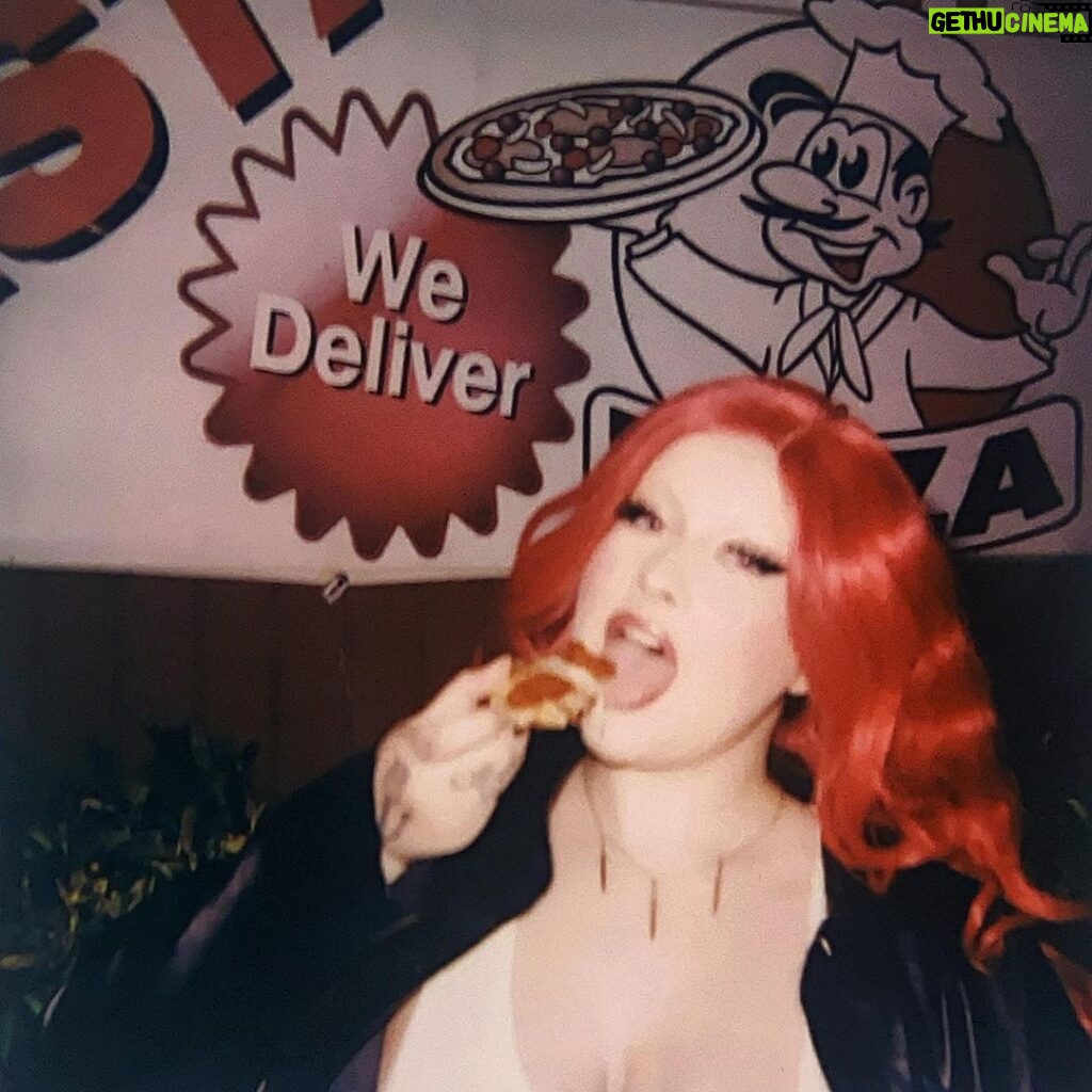 Lucy Loone Instagram - yes, we deliver ♥️ keep running ‘BodyBag’ out on all platforms now. thank u all sm for the love and support on this one & all the singles so far🌟 💕big delivery otw ;3
