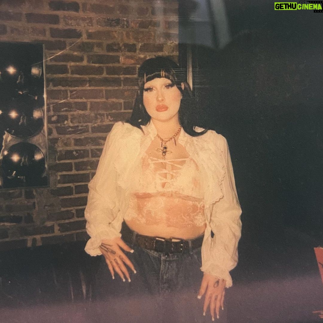 Lucy Loone Instagram - Much loveee, Tennessee ššš¤§ 4 more shows left š See you tonight ATL :Pāļø