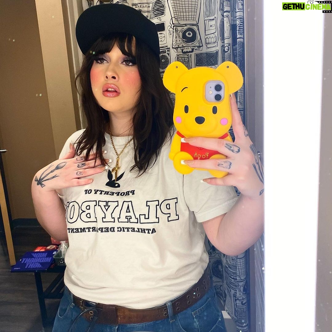 Lucy Loone Instagram - life is temp, swag is forev ♥️💕 thaank u so much philadelphia for a lovely show 🥹💕💕 announcement coming tmmrw morning!!!!!! 😧🤭