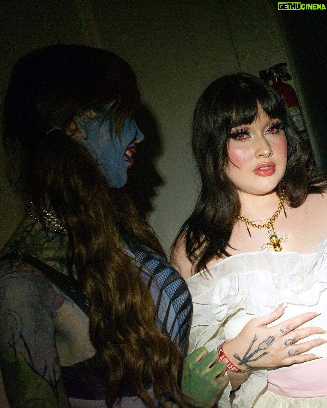 Lucy Loone Instagram - more photos from hollywood forever cemetery show in los angeles 11/17 ♡♡ shot by @noahgonza1ez ♡♡ See u tonight minneapolis! • ◡•
