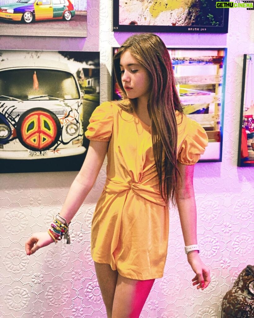 Lucy Paez Instagram - Love Is My Weapon , Music Is My Religion 💛 🎶💛... Peace Is In My Soul✌️☮️✌️ ▪️ ▪️ ▪️ #retrovibes #peaceandlove #allyouneedislove #younghollywood #actresslife #mylifestyle #tweenfashion #fashionphotography #makeithappen #yougotthisgirl #enjoythelittlethings #loveyourself #hereicome #followyourdreams #shinebright #mymagicalmoments #lucypaezofficial