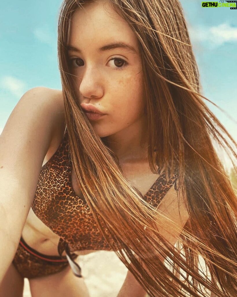 Lucy Paez Instagram - The Beach Is Not A Place ☀️ 🌊 ... It’s A Feeling💛🧡🤎 ▪️ ▪️ ▪️ #sunkissed #vitaminsea #recharging #messyhair #beach#happyme #actresslife #mylifestyle #tweenfashion #fashionphotography #makeithappen #yougotthisgirl #enjoythelittlethings #loveyourself #hereicome #mypassion #followyourdreams #shinebright #mymagicalmoments #lucypaezofficial