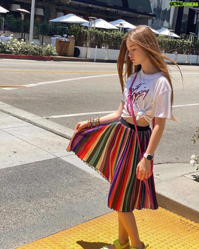 Lucy Paez Instagram - City Streets🚦... Are The Real Runways!❤️💜💚💛 ▪️ ▪️ ▪️ #dreamsdocometrue #rodeodrive #beverlyhills #happyme #losangeles #letsdothis #actresslife #mylifestyle #tweenfashion #fashionphotography #makeithappen #yougotthisgirl #enjoythelittlethings #loveyourself #hereicome #mypassion #followyourdreams #shinebright #mymagicalmoments #lucypaezofficial