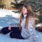 Lucy Paez Instagram - To Appreciate The Beauty Of Snow ❄️⛄️❄️.... Stand Out In The Cold !! 💙🤍💙 ▪️ ▪️ ▪️ #letitsnow# #snow#ski# #mylifestyle #tweenfashion#fashionphotography#makeitbright #yougotthisgirl #enjoythelittlethings #loveyourself #hereicome #actresslife #mypassion #followyourdreams #shinebright #childactress #mymagicalmoments #lucypaezofficial