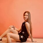 Lucy Paez Instagram - I Smiled At The Stars⭐️✨.... They Knew All My Secrets!!⭐️⭐️⭐️ ▪️ ▪️ ▪️ #shinebright #diamondstar #smile #happythoughtshappylife #headshots #mylifestyle #tweenfashion #trendy #makeitbright #yougotthisgirl #enjoythelittlethings #loveyourself #hereicome #actresslife #mypassion #followyourdreams #childactress #mymagicalmoments #lucypaezofficial