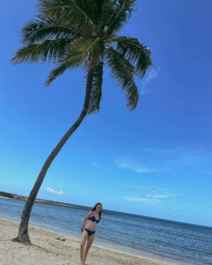 Lucy Paez Instagram - summer shmood🌺🌞🌴🐚