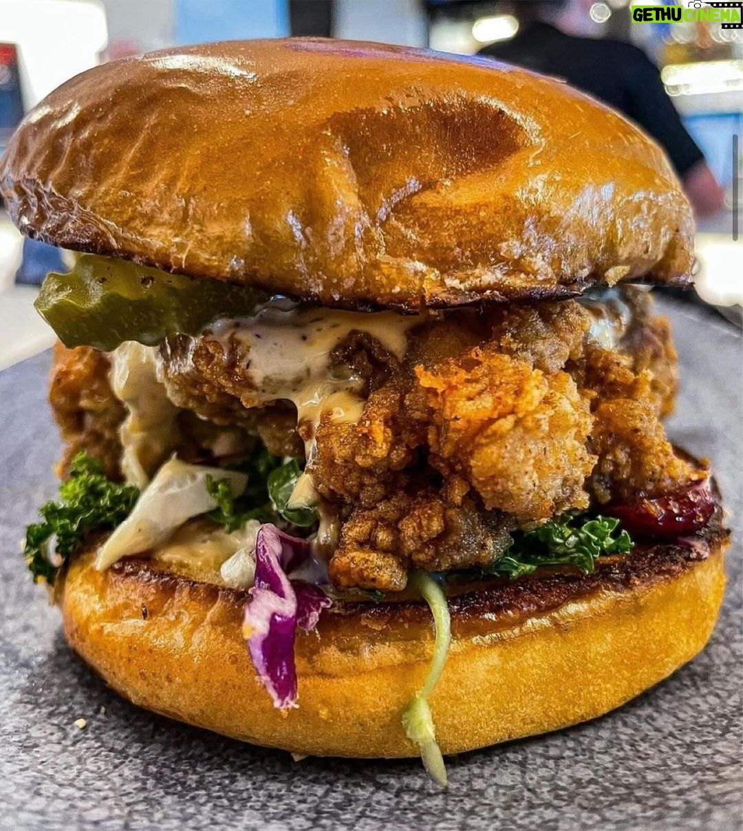Ludacris Instagram - Holiday Travel Doesn’t Have To Be Boring @chicken_beer_us NOW OPEN IN LAX & ATL AIRPORTS ✈️