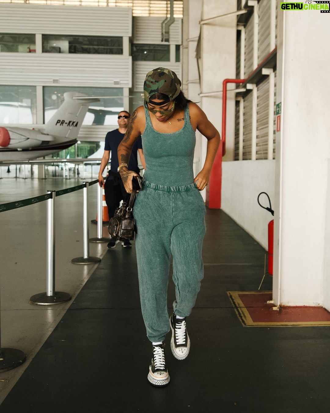 Ludmilla Instagram - Carinha de quem vai macetar no planeta Atlântida 🔥