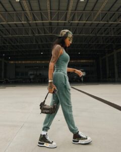 Ludmilla Instagram - Carinha de quem vai macetar no planeta Atlântida 🔥