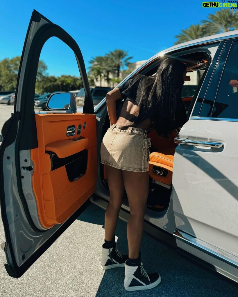 Ludmilla Instagram - Fora de alcance Miami, Florida