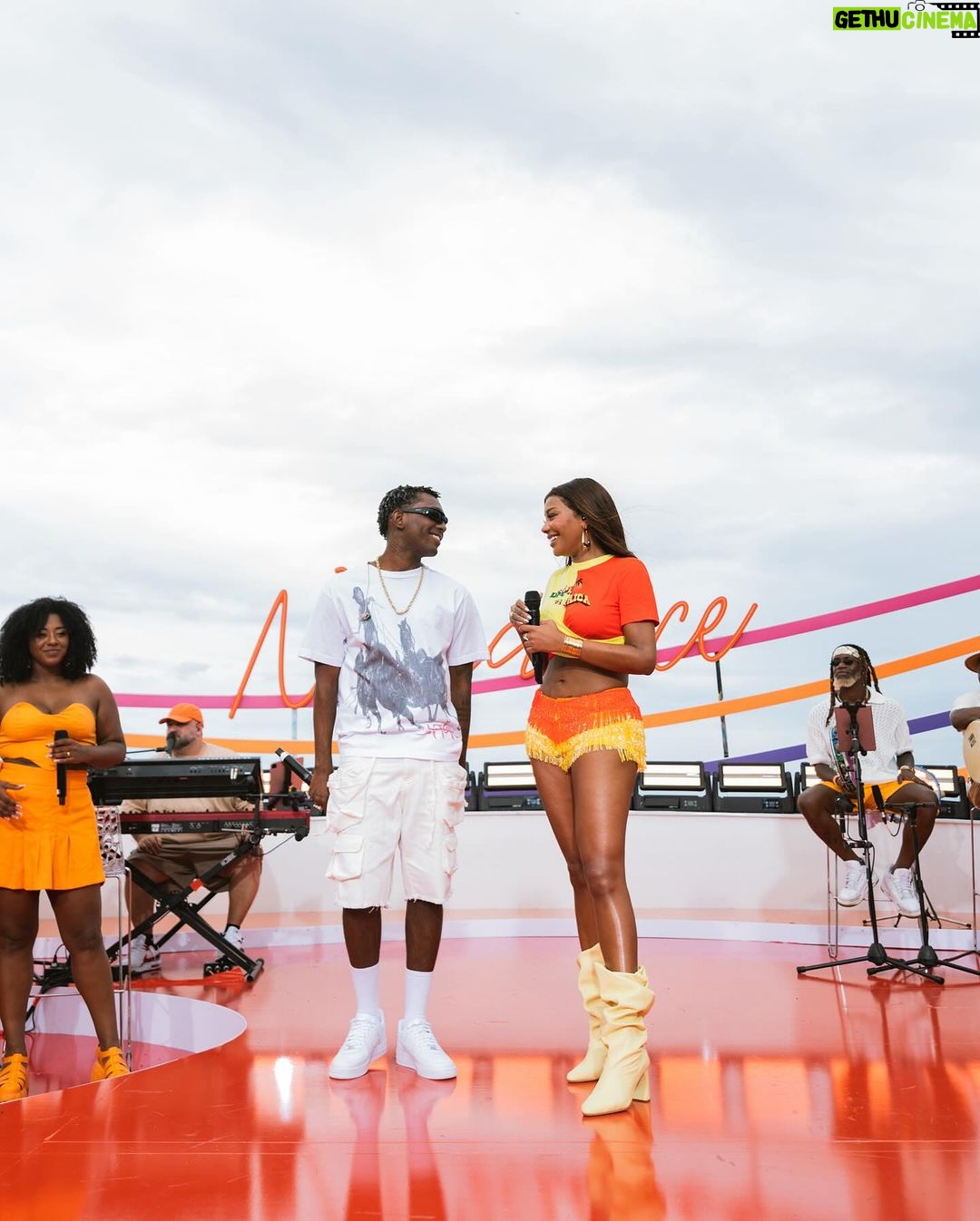 Ludmilla Instagram - Esse Numanice #3 tá pra todos os gostos! Tem Lud pagodeira, maliciosa, com os amigos, rasgando o coração, com as minas, misturando pagode com trap, com piseiro, com pop... Quem não for correndo pra dá play hoje às 21h, eu nem vou entender.