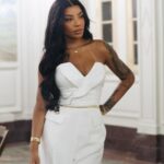 Ludmilla Instagram - Como diria meu amigo Jay-z: Você tem que continuar aparecendo até que eles deem a você todos os reconhecimentos que você acha que merece. Até que eles te chamem de gênio. Ou no meu caso, até que eles te deem uma Medalha Tiradentes! ❤️