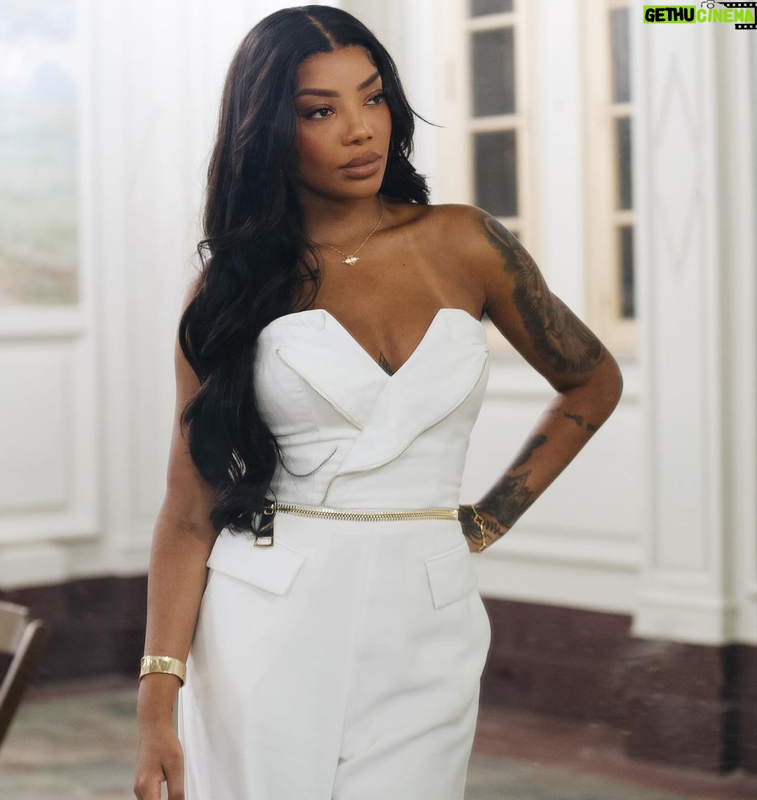 Ludmilla Instagram - Como diria meu amigo Jay-z: Você tem que continuar aparecendo até que eles deem a você todos os reconhecimentos que você acha que merece. Até que eles te chamem de gênio. Ou no meu caso, até que eles te deem uma Medalha Tiradentes! ❤️