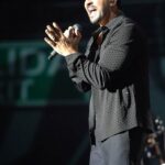 Luis Fonsi Instagram - Un #TBT por una noche pa’ no olvidar en el Wizink Center 🔥Gracias a toda mi gente de Madrid que hicieron que este show fuera único. Verlos cantar y bailar son de las cosas que hacen que ame mi carrera ❤️ #25añosTour