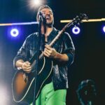 Luis Fonsi Instagram - Mi guitarra y ustedes, no pido más ❤️