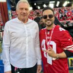 Luis Fonsi Instagram - Cuando conoces a tus 3 héroes de la infancia en una misma noche… ah, y tu equipo favorito gana para ir al Super Bowl. Ahora mismo tengo esa ilusión que tenía a los 8 años de edad y se lo quiero contar a todos mis panas! Gracias por una infancia llena de las mejores melodías y de touchdowns! @joemontana @jerryrice @journeyofficial @49ers 🐐 🏈 🎸 🏆 When you meet your 3 childhood heroes on the same day 🤯 oh yeah and your team wins to go to the Super Bowl. I’m 8 years old all over again and I can’t wait to brag in front of my friends. Thank you guys for a childhood filled with the best melodies and Super Bowl wins. #DontStopBelieving #FaithfullToTheBay #FanningOut #SoyUnFaranduleroYNoMeImporta SF 49ers Levi's Stadium