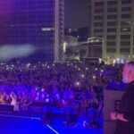 Luis Fonsi Instagram - Lo que vivimos anoche fue demasiado emocionante, wow ❤️. Gracias Caracas, gracias por tanto! Valencia, te veo en un rato 🔥🇻🇪 📷: @gabrielsolan