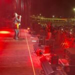 Luis Fonsi Instagram - 400 mil personas cantando mi canción 🤯 Que locura!!! Tenerife, ustedes están fuera de liga! Los amo❤️#25AñosTour Tenerife, Islas Canarias, España