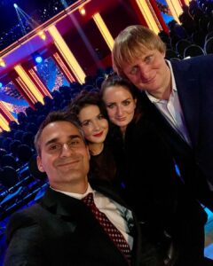 Lukáš Pavlásek Instagram - @stardancecz je smršť zážitků a emocí, které ve vás zůstanou navždycky. Čeho si ale vážím úplně nejvíc je přátelství, které jsem díky Stardance získal. Jsme rádi, že vás máme! 💙 Za oblečení děkuji @konfekce_nonn 🙏🏼