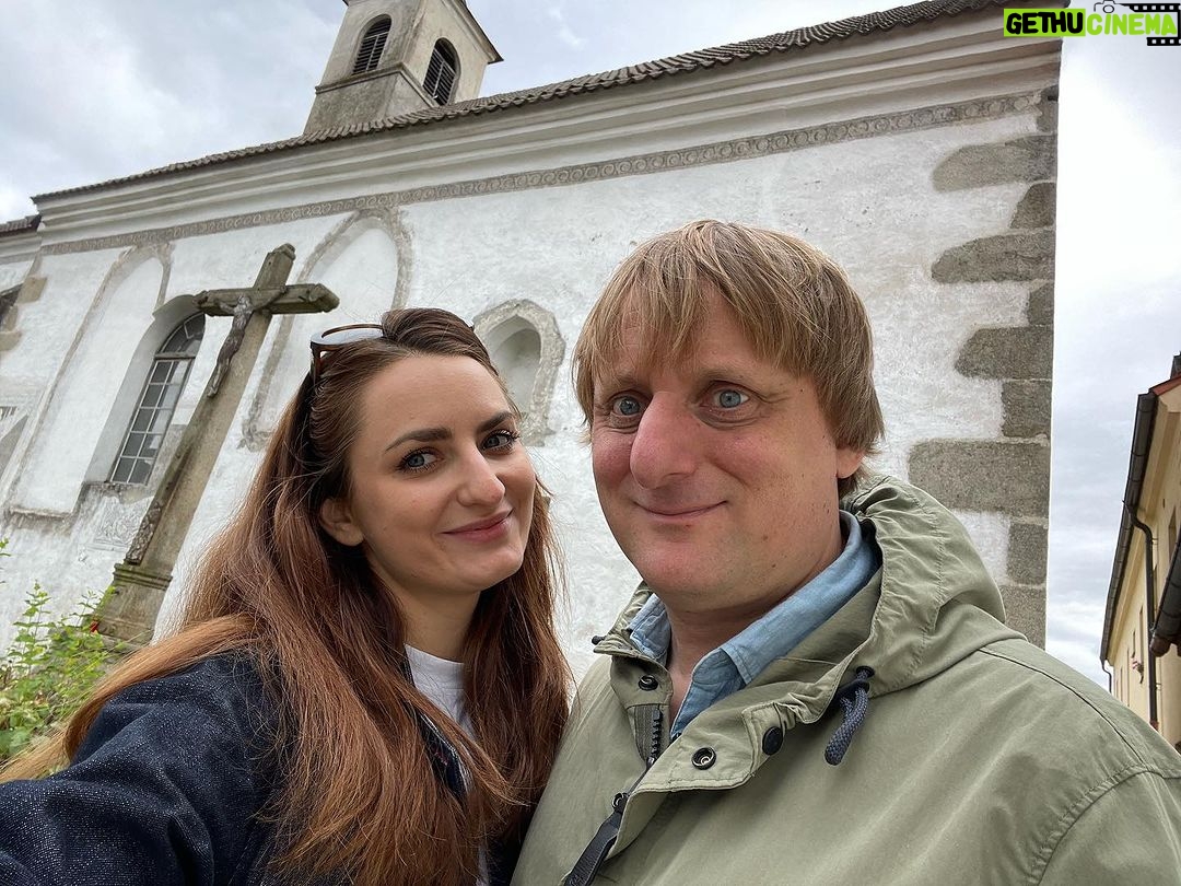 Lukáš Pavlásek - 1.5K Likes - Osm let spolu na cestě. Další naše výročí na filmovém festivalu ve Slavonicích. Tady jsme se v roce 2015 na začátku srpna seznámili. A letošní desátý festival stál zase za to. Spousta hudby, filmů, kamarádů a mejdanů. Tak se těšíme na příští rok!
#slavonice #festival #vyroci
