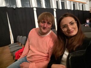 Lukáš Pavlásek Instagram - Osm let spolu na cestě. Další naše výročí na filmovém festivalu ve Slavonicích. Tady jsme se v roce 2015 na začátku srpna seznámili. A letošní desátý festival stál zase za to.  Spousta hudby, filmů, kamarádů a mejdanů. Tak se těšíme na příští rok!

#slavonice #festival #vyroci