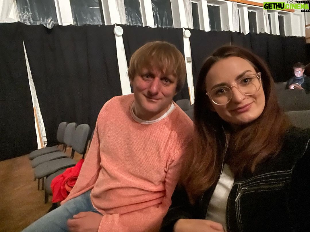 Lukáš Pavlásek - 1.5K Likes - Osm let spolu na cestě. Další naše výročí na filmovém festivalu ve Slavonicích. Tady jsme se v roce 2015 na začátku srpna seznámili. A letošní desátý festival stál zase za to. Spousta hudby, filmů, kamarádů a mejdanů. Tak se těšíme na příští rok!
#slavonice #festival #vyroci