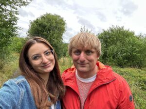 Lukáš Pavlásek Instagram - Osm let spolu na cestě. Další naše výročí na filmovém festivalu ve Slavonicích. Tady jsme se v roce 2015 na začátku srpna seznámili. A letošní desátý festival stál zase za to.  Spousta hudby, filmů, kamarádů a mejdanů. Tak se těšíme na příští rok!

#slavonice #festival #vyroci