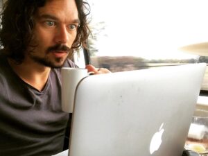 Luke Arnold Instagram - On the train to Glasgow with some thrilling reading 
@glitchtvofficial #Season3
