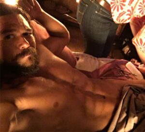 Luke Arnold Instagram - Stumbled over some behind-the-scenes Black Sails selfies that I might as well share ☠️
We have ‘Sandblasted Silver’ ‘Stuntman Silver’ ‘Sexy-time Silver’ and ‘Skinny-ass Silver’